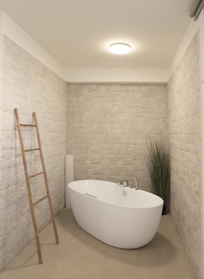 Apartments Terra Sun With Private Pool Or Jacuzzi Нивице Экстерьер фото