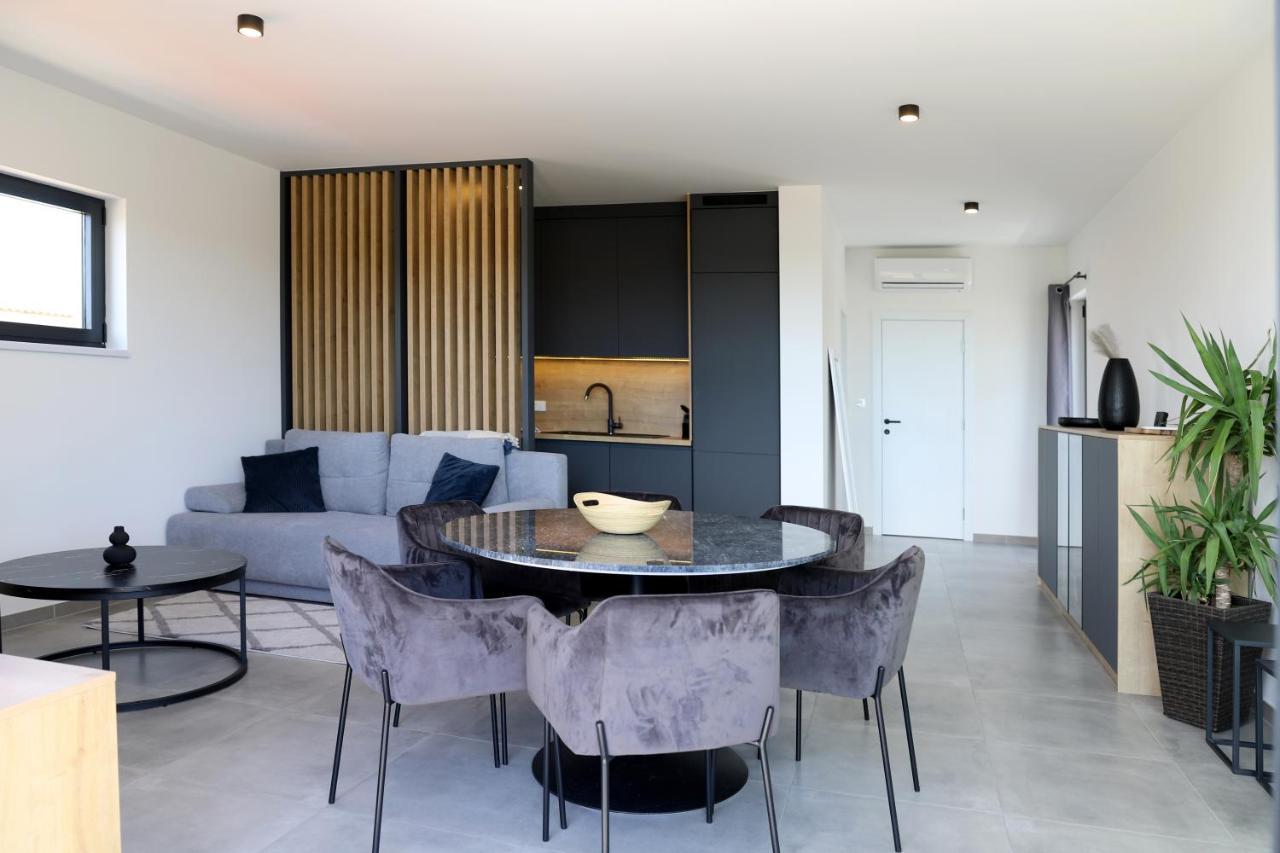 Apartments Terra Sun With Private Pool Or Jacuzzi Нивице Экстерьер фото