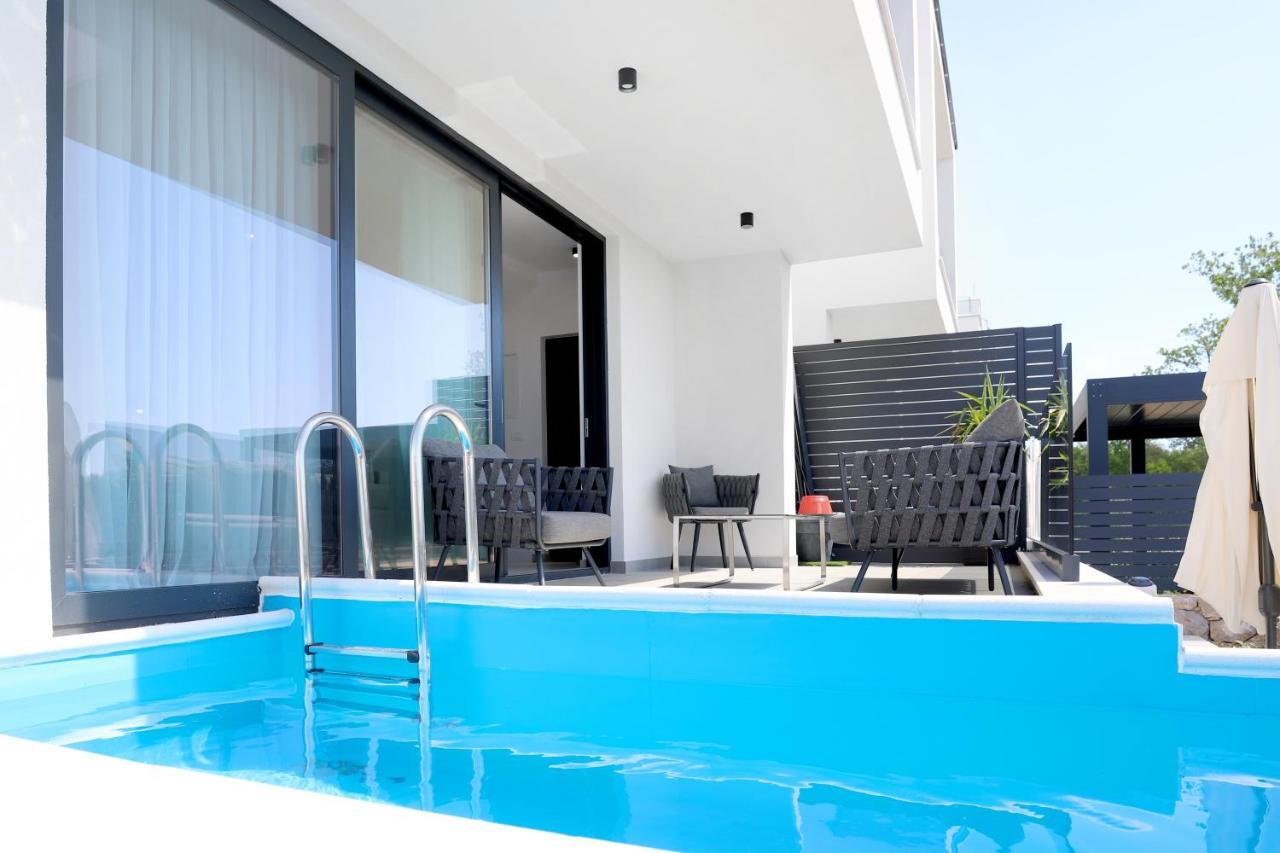 Apartments Terra Sun With Private Pool Or Jacuzzi Нивице Экстерьер фото